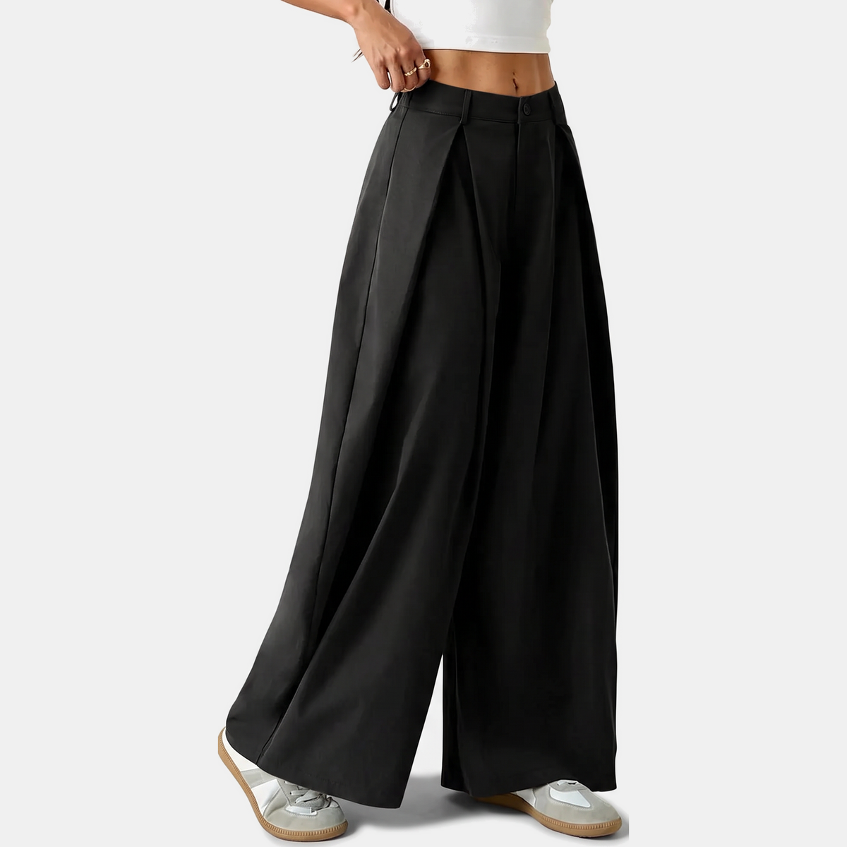 Women's Low Rise Wide Leg Pleated Trousers